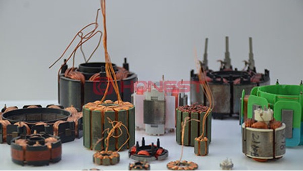 怎样选择合适的电机绕线机设备？